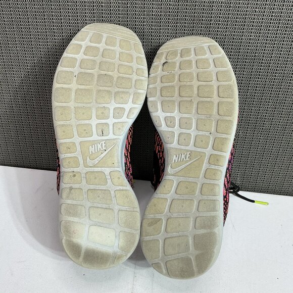 Nike Roshe One Flyknit Women - Great Condition - Size 11 - Picture 7 of 8